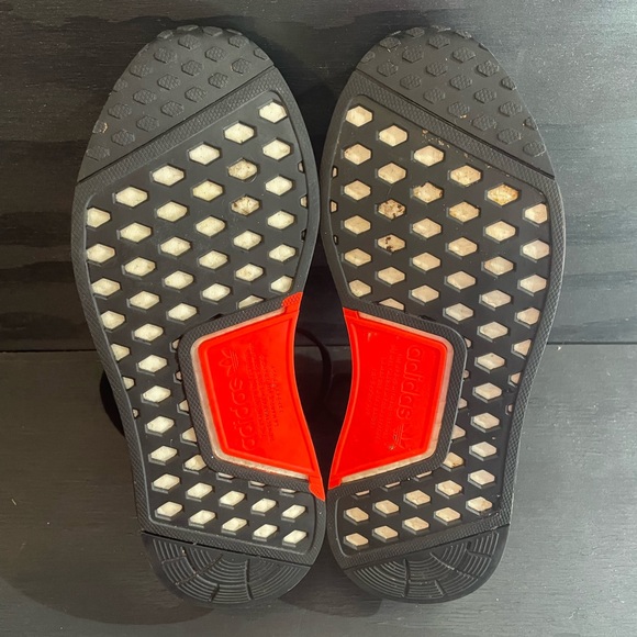 Adidas Originals NMD R1 Men’s Sz 9.5 Stencil Pack Black Solar Red Sneaker G27917 - Picture 7 of 8